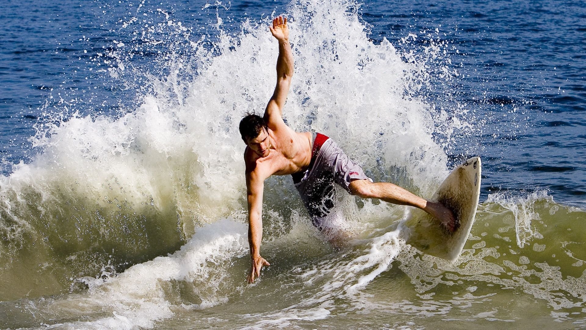 kaiyun体育-墨西哥队前锋苏亚雷斯在巴黎奥运会上表现出色，西班牙球员苏亚雷斯